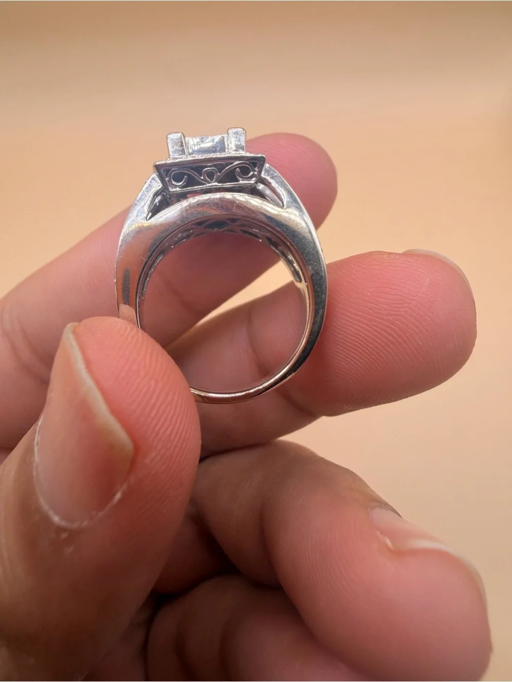 14k White Gold 2 Ctw Diamond Ring Size 5.75.